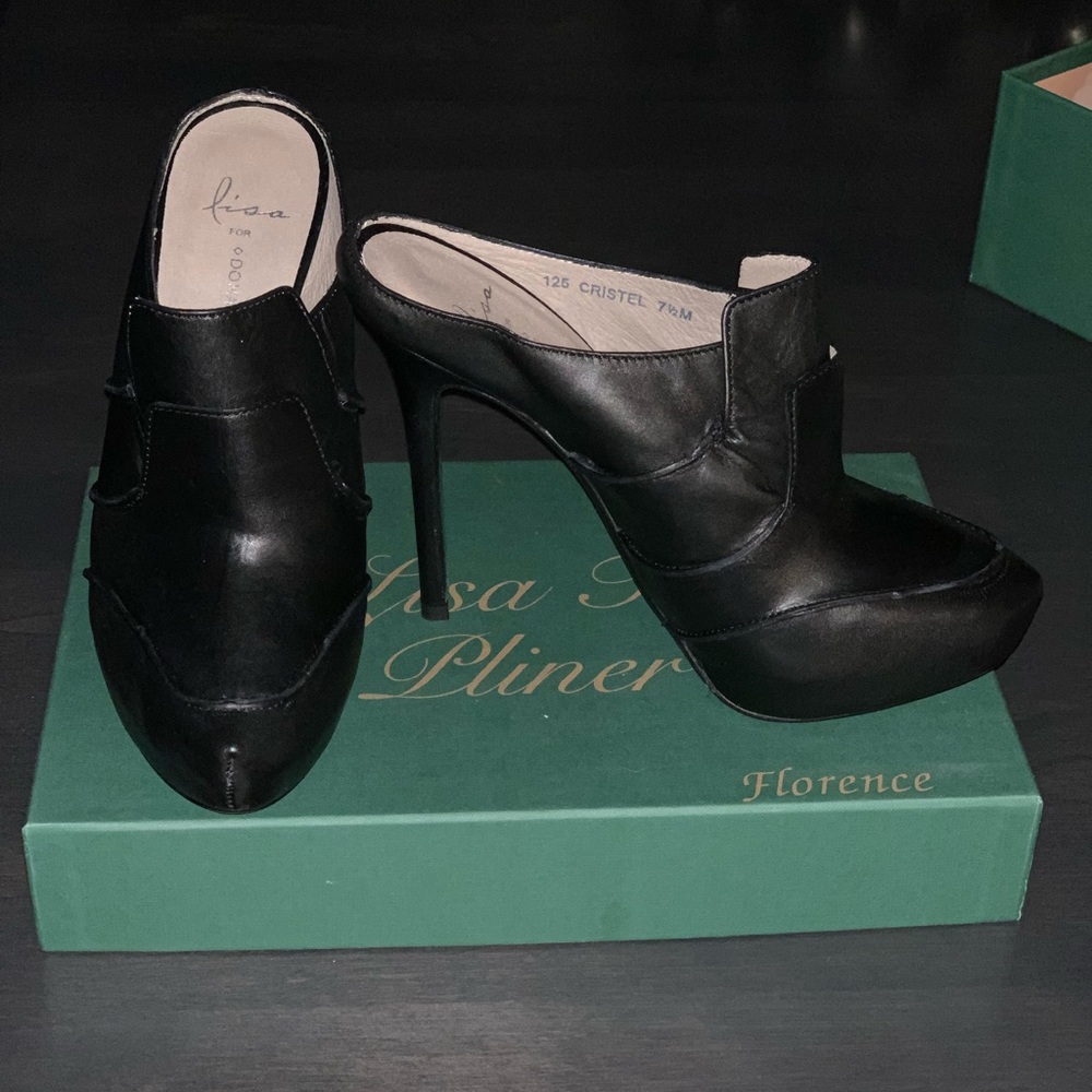 Lisa for Donald J Pliner black Leather Mule Pump
